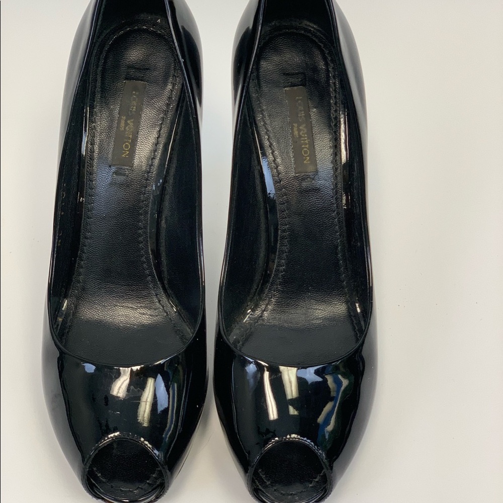 Louis Vuitton patent leather peep-toe pumps, 36.5 - Picture 2 of 4